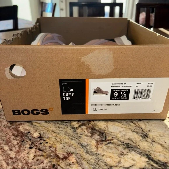 BOGS Composite Toe Shoes NEW - Picture 10 of 11